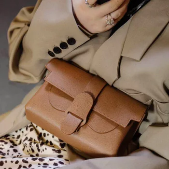 2023 Новая Модная Женская Нагрудная сумка через плечо, Маленькая сумка из натуральной кожи, поясная сумка в стиле Ретро, Нагрудная сумка